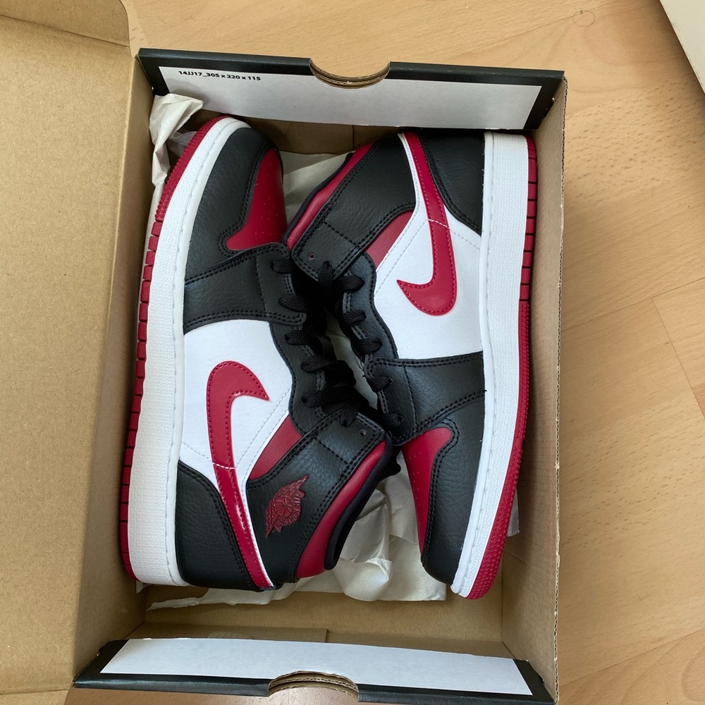 Jordan 1 Mid Noble Red/Bred Toe GS